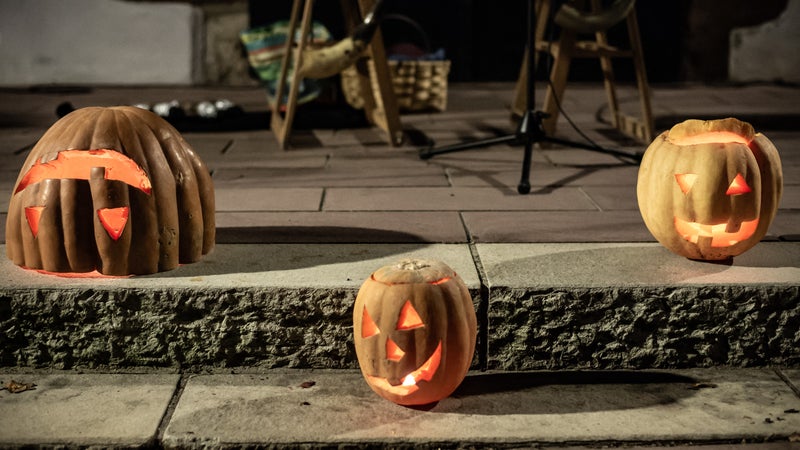 Fantômes, sculpture sur citrouille, buvette... Halloween s'invite au jardin public de Biarritz