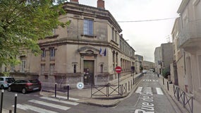 Un individu se promenait nu aux abords de l'école Charles Martel à Nîmes, jeudi.