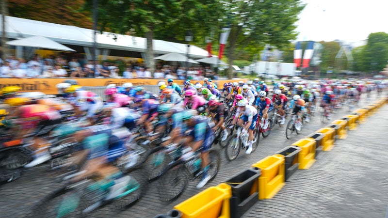 Le peloton lors de la derniere etape du Tour de France le 26 juillet 2026 2357592