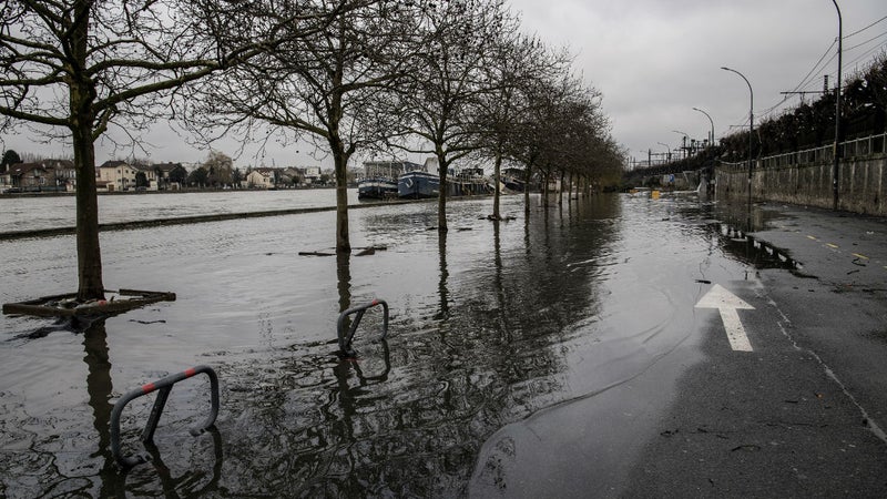 Orages: des records mensuels de pluie battus, plus aucun département en vigilance orange
