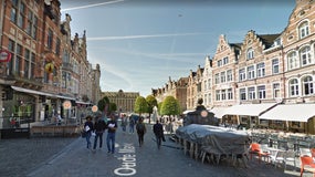 Oude Markt où se trouve l'appartement où a été tué la mère et son fils 