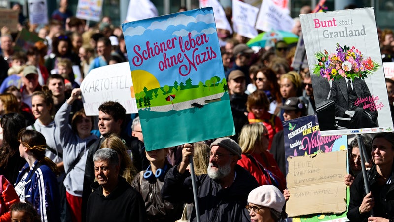 "Une vie meilleure sans nazis": 6.000 manifestants en Saxe-Anhalt, dans l'est de l'Allemagne, où l'extrême droite est favorite des élections