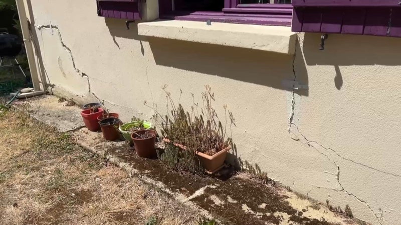 "Ça peut aller jusqu’à la ruine de l’ouvrage": quand faut-il s'inquiéter des fissures sur sa maison?