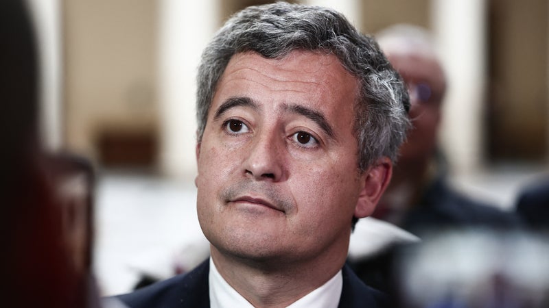 "C’était sa responsabilité, il a du culot”: Darmanin charge les policiers après l’affaire Lyhanna et indigne