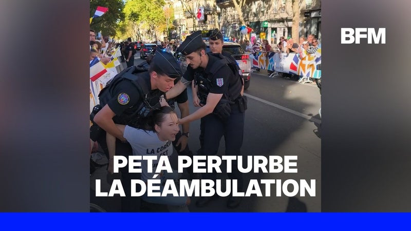 Pape à Paris: deux militantes de PETA perturbent la procession de Léon XIV pour dénoncer la corrida