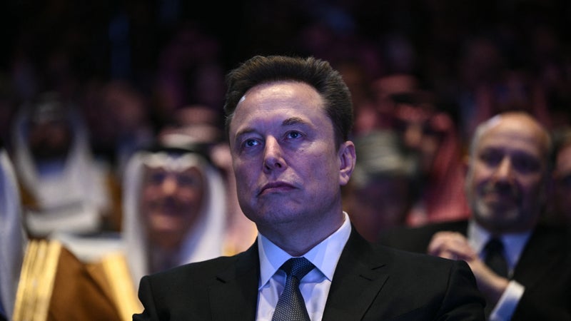 En désignant à la vindicte de ses 240 millions d'abonnés sur X une fonctionnaire licenciée et en mentant à son sujet, Elon Musk "n'a servi aucun intérêt gouvernemental légitime", a tranché un juge fédéral